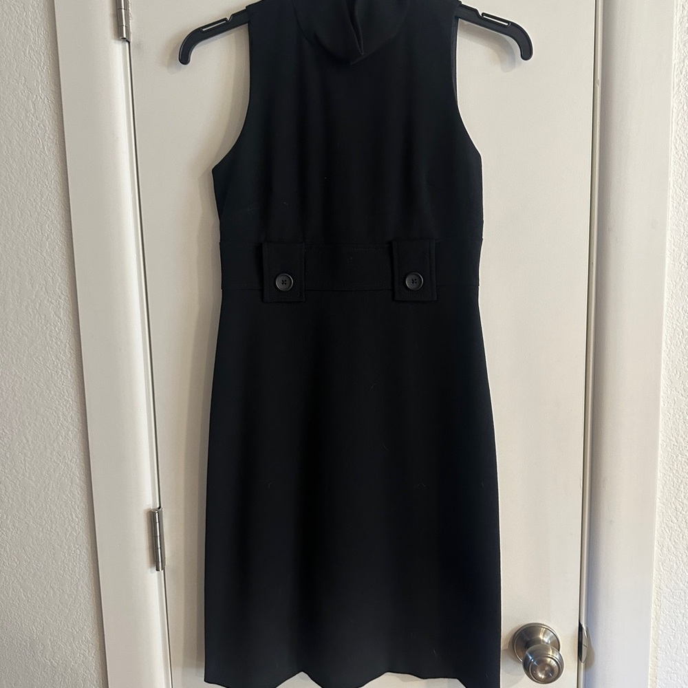 Chic Black Sleeveless Dress